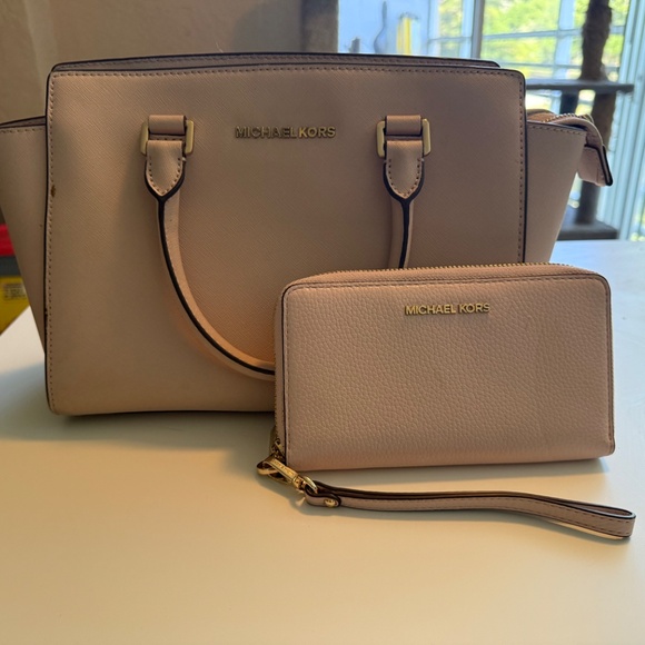 Light Pink MK Purse & Wallet - Picture 5 of 7